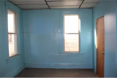 580 Thompson Ave, Donora, PA 15033 - Photo 4