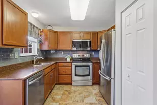 218 Castle Creek Dr, Seven Fields Boro, PA 16046 - Photo 12