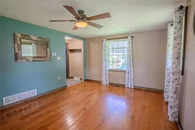 42 N Main St, Fairchance, PA 15436 - Photo 4