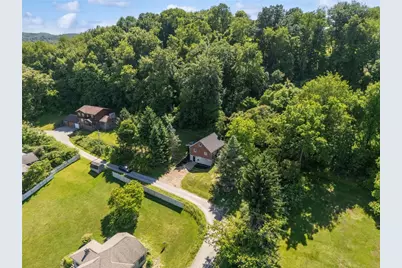 924 Darlington Ave, Jeannette, PA 15644 - Photo 32