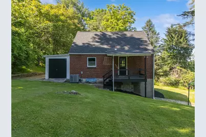 924 Darlington Ave, Jeannette, PA 15644 - Photo 2