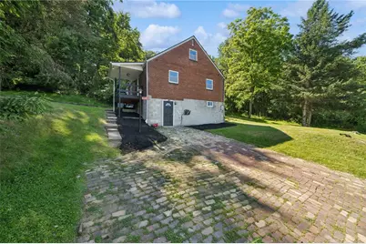 924 Darlington Ave, Jeannette, PA 15644 - Photo 30