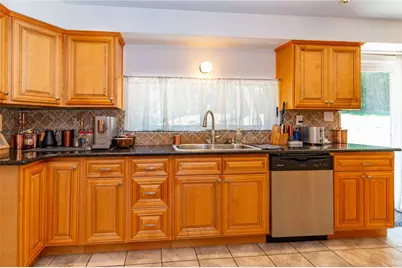 468 Cherokee Dr, Center Township, PA 16001 - Photo 10