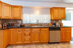 468 Cherokee Dr, Center Township, PA 16001 - Photo 10
