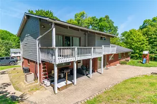 468 Cherokee Dr, Center Township, PA 16001 - Photo 32