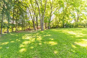 468 Cherokee Dr, Center Township, PA 16001 - Photo 36
