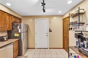122 Northumberland Dr, Hempfield Township, PA 15642 - Photo 14