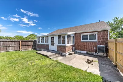 306 1/2 Oakland Ave, Charleroi Boro, PA 15022 - Photo 1