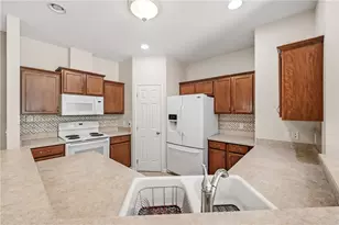 246 Stonegate Blvd, Hermitage, PA 16148 - Photo 8