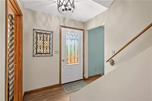 10 Oakridge Ln, Mt Pleasant Twp, PA 15340 - Photo 4