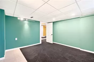 1560 Crestview Dr, Pittsburgh, PA 15237 - Photo 32