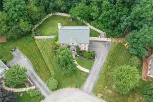 406 Chatham Ln, Cranberry Township, PA 16066 - Photo 2