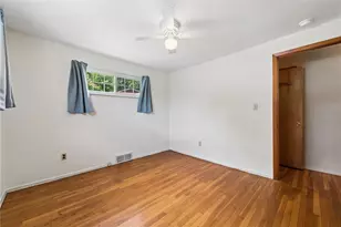 4879 Hialeah Dr, Pittsburgh, PA 15239 - Photo 14