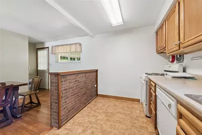 4879 Hialeah Dr, Pittsburgh, PA 15239 - Photo 10