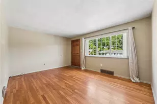 4879 Hialeah Dr, Pittsburgh, PA 15239 - Photo 6