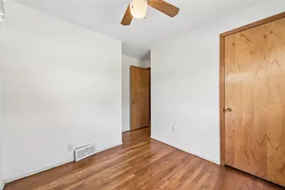 4879 Hialeah Dr, Pittsburgh, PA 15239 - Photo 18