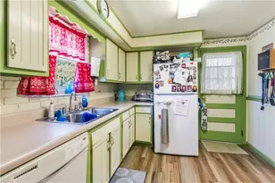 1040 Mace St, Southwest Greensburg Boro, PA 15601 - Photo 10
