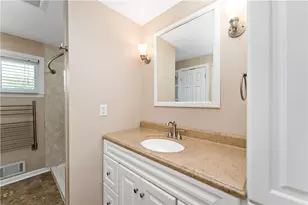 210 E Harbison Rd, Robinson Twp, PA 15205 - Photo 22