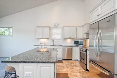 320 N Lakeside Dr, Canonsburg, PA 15317 - Photo 4