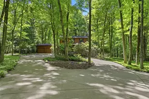 137 Spring Valley Rd, Clinton Township, PA 16059 - Photo 1