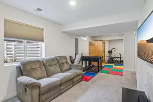 1105 Deerfield Dr, Pittsburgh, PA 15143 - Photo 24