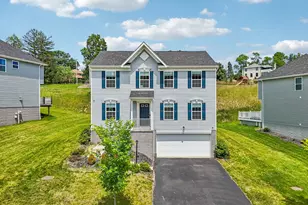 1105 Deerfield Dr, Pittsburgh, PA 15143 - Photo 2