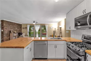 5043 Ozark Dr, Pittsburgh, PA 15239 - Photo 10