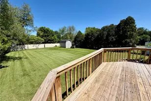 302 Sun Valley Dr, Cranberry Township, PA 16066 - Photo 2