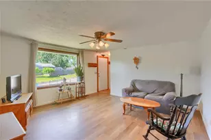 1401 Balsam Dr, Pittsburgh, PA 15101 - Photo 2