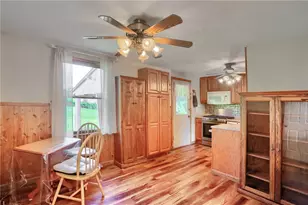 1401 Balsam Dr, Pittsburgh, PA 15101 - Photo 6