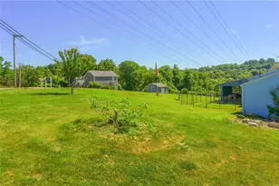 1401 Balsam Dr, Pittsburgh, PA 15101 - Photo 14