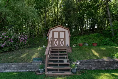 905 Roosevelt Avenue, Aliquippa, PA 15001 - Photo 36