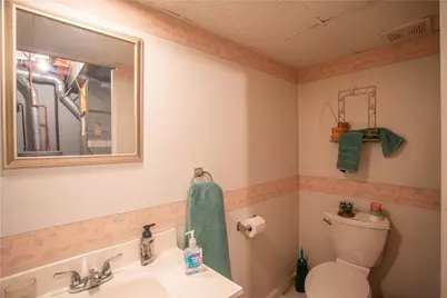 905 Roosevelt Avenue, Aliquippa, PA 15001 - Photo 32