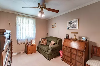 905 Roosevelt Avenue, Aliquippa, PA 15001 - Photo 20
