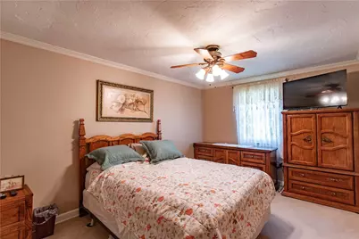 905 Roosevelt Avenue, Aliquippa, PA 15001 - Photo 10