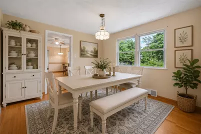 7113 Dumbarton Pl, Bethel Park, PA 15102 - Photo 8