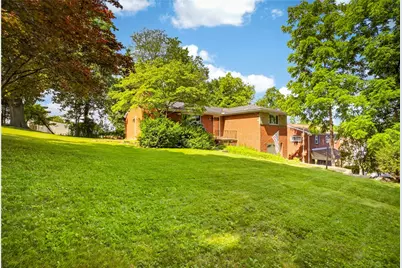 4737 Jewel Dr, Pittsburgh, PA 15236 - Photo 2