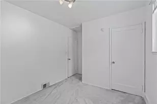 303 Kingston Dr, Wilkins Township, PA 15235 - Photo 12