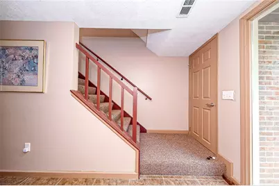 205 Springwater Ct, Moon/Crescent Twp, PA 15108 - Photo 4