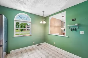 584 Joan St, Cranberry Township, PA 16066 - Photo 8