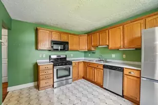 584 Joan St, Cranberry Township, PA 16066 - Photo 6