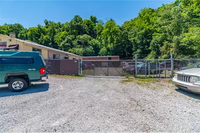 174 Sandy Creek Rd, Pittsburgh, PA 15147 - Photo 14