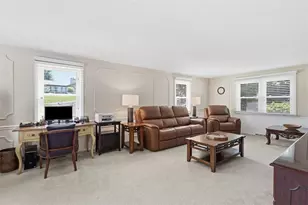 2358 Golfview Dr, Pittsburgh, PA 15241 - Photo 6