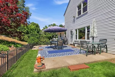 2358 Golfview Dr, Pittsburgh, PA 15241 - Photo 32