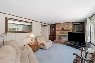2358 Golfview Dr, Pittsburgh, PA 15241 - Photo 6