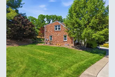 2358 Golfview Dr, Pittsburgh, PA 15241 - Photo 6