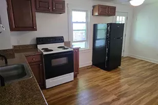 425 Mt Vernon Ave, Coraopolis, PA 15108 - Photo 1