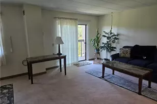 1987 Centurion Dr, Pittsburgh, PA 15221 - Photo 4