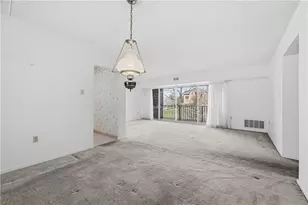 2160 Greentree Rd, Scott Township, PA 15220 - Photo 10