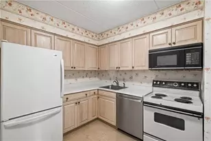 2160 Greentree Rd, Scott Township, PA 15220 - Photo 12